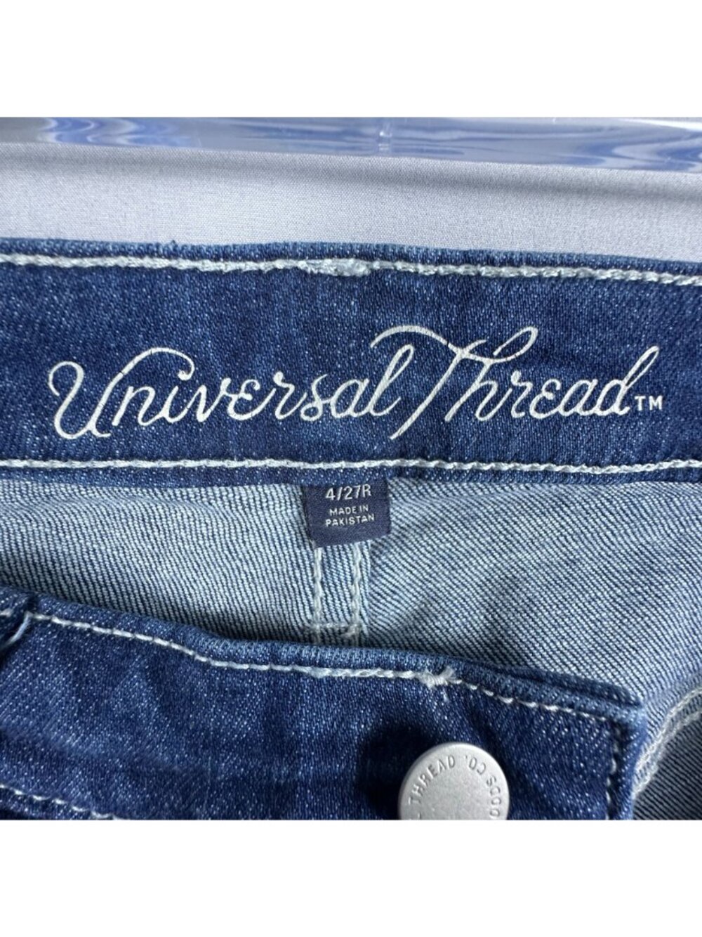 Universal Thread Womens Jean Shorts Folded Cuff Hem Size 4/27R Blue - Picture 9 of 11